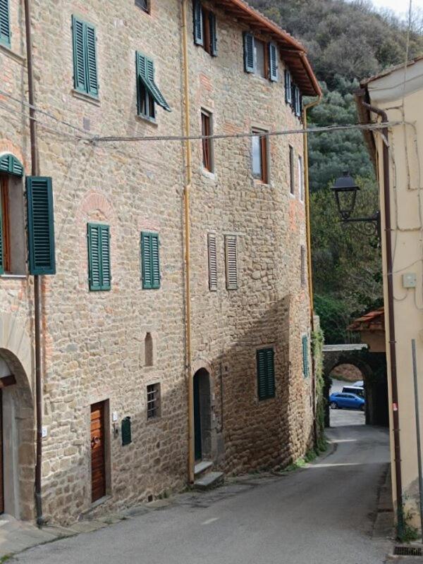 Castle Apartment Aga Uzzano Экстерьер фото